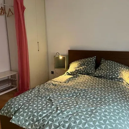 Rent this 3 bed apartment on Ziegeleiweg 36 in 40591 Dusseldorf, Germany