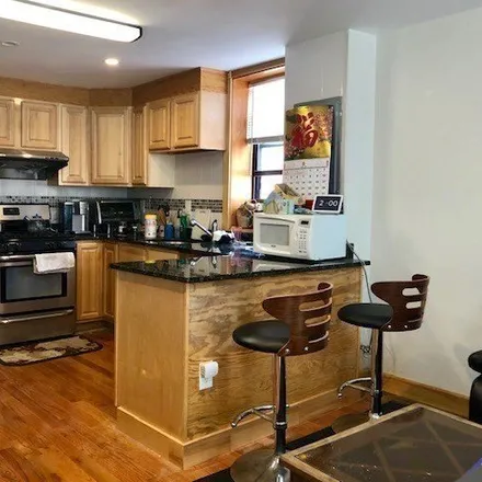 Rent this 3 bed condo on 11 Tabor Place in Brookline, MA 02446