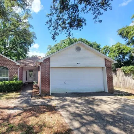 Rent this 3 bed house on 890 Fairview Drive in Okaloosa County, FL 32547