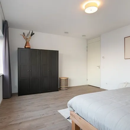 Rent this 3 bed apartment on Posthoornstraat 304 in 3011 WD Rotterdam, Netherlands