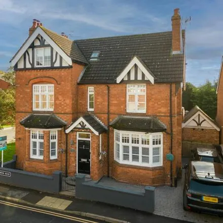 Buy this 5 bed house on Abbey Guest House in 41 Station Road, Kenilworth