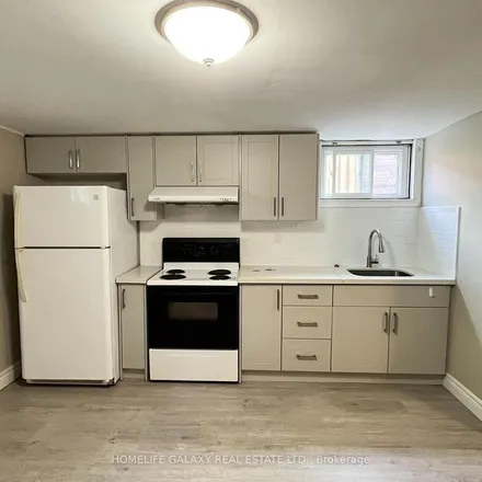 Image 4 - 233 Greenwood Avenue, Oshawa, ON L1J 1Y4, Canada - Apartment for rent