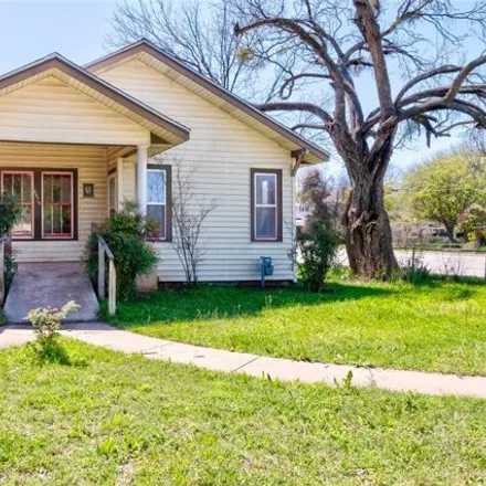 Buy this 3 bed house on 521 South Mockingbird Lane in Abilene, TX 79605