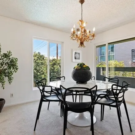 Image 8 - 1888 Greenfield Avenue, Los Angeles, CA 90025, USA - Condo for sale