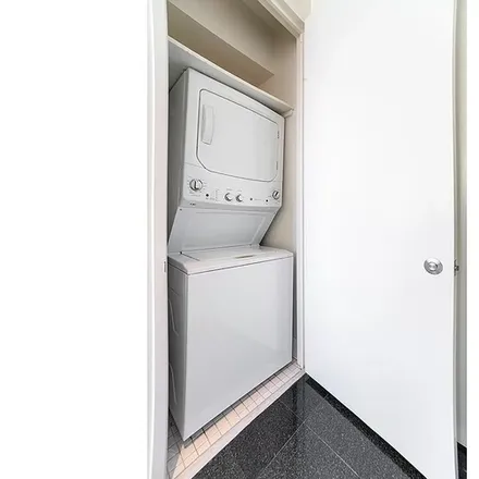 Image 4 - 240 E 39th St, Unit 42D - Apartment for rent