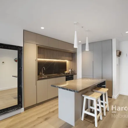 Rent this 1 bed apartment on West Side Place Tower 2 in Little Lonsdale Street, Melbourne VIC 3000