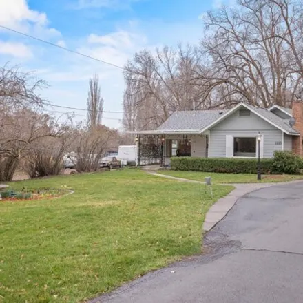 Buy this 3 bed house on 1100 Kane Street in Altamont, OR 97603