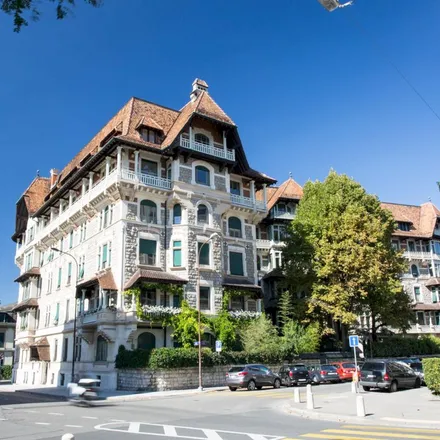 Rent this 8 bed apartment on Rue de l'Athénée 15 in 1206 Geneva, Switzerland