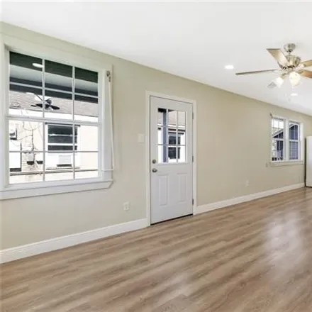 Image 3 - 8515 Palm Street, New Orleans, LA 70118, USA - House for sale