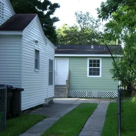Rent this 1 bed house on 938 East 25th Street in Houston, TX 77009