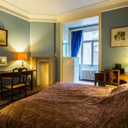 Rent this 3 bed apartment on Avenue Émile De Mot - Émile De Motlaan 17 in 1050 Brussels, Belgium