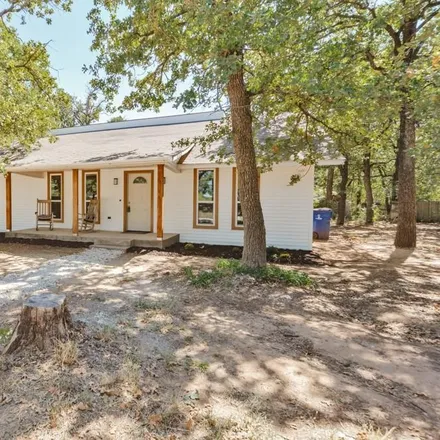 Image 1 - 1001 West Sherman Street, Chico, Wise County, TX 76431, USA - House for sale