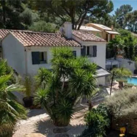 Buy this 4 bed house on 1 Avenue Rageot de la Touche in 83000 Toulon, France