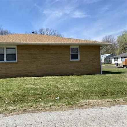 Image 2 - 492 Truman Avenue, Clinton, MO 64735, USA - House for sale