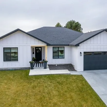 Buy this 3 bed house on 6339 Road 4 Ne in Moses Lake, Washington