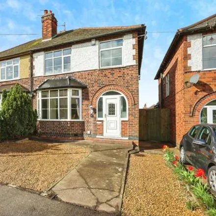 Buy this 3 bed duplex on Abbey Road in West Bridgford, NG2 5NB