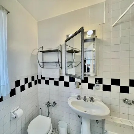 Image 7 - Hardwicke Hall, 314 East 41st Street, New York, NY 10017, USA - Apartment for rent