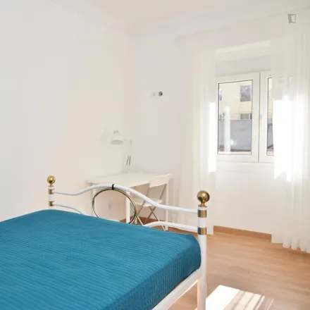 Rent this 5 bed room on Papo Cheio in Rua Oliveira Martins 6, Lisbon