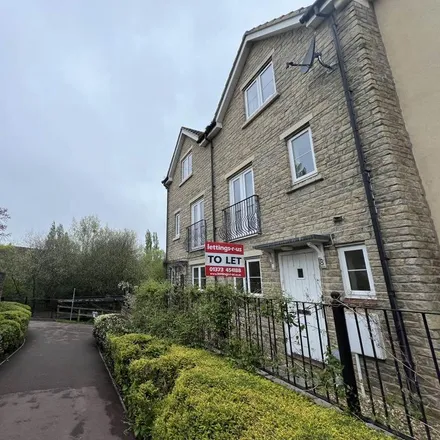 Rent this 4 bed townhouse on Ellworthy Court in Frome, BA11 5HU