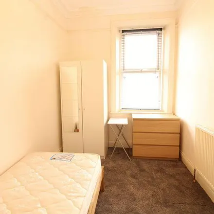 Image 2 - Wingrove Road, Newcastle upon Tyne, NE4 9DJ, United Kingdom - Apartment for rent