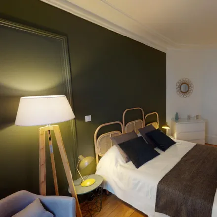 Rent this 3 bed room on 59 Rue Traversière in 75012 Paris, France
