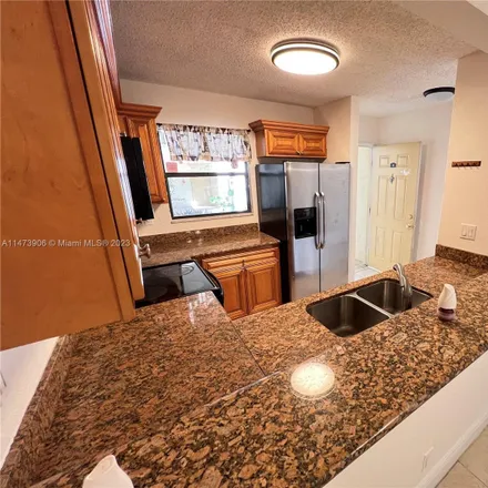 Image 4 - Golden Lakes, FL, US - Condo for rent