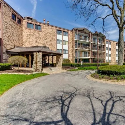 Image 2 - 298 West Parliament Place, Mount Prospect, IL 60056, USA - Condo for sale