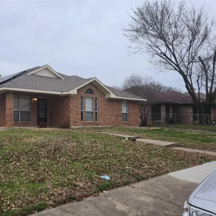 Buy this 3 bed house on 1611 Thomaswood Lane in Dallas, TX 75253