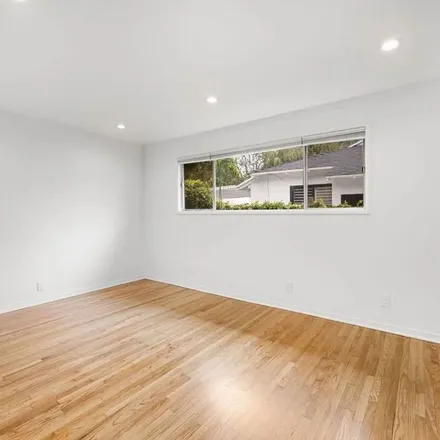 Image 4 - 12615 Milbank Street, Los Angeles, CA 91604, USA - Apartment for rent