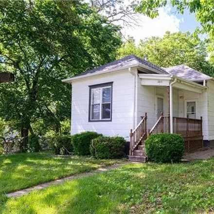 Buy this 3 bed house on 2829 Messanie Street in Saint Joseph, MO 64501