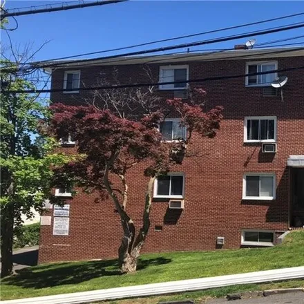 Buy this studio house on 119 Glenwood Avenue in Glenwood, City of Yonkers