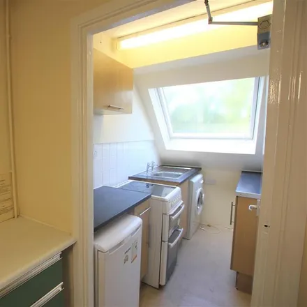Rent this studio apartment on Cedar Road in Leicester, LE2 1FY