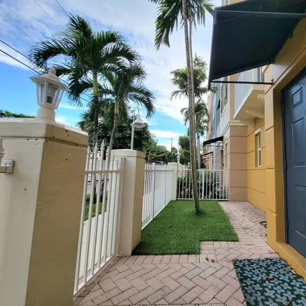 Image 5 - 568 Northeast 7th Avenue, Fort Lauderdale, FL 33301, USA - House for sale