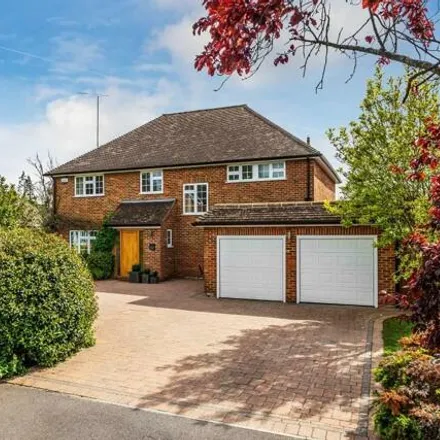 Buy this 5 bed house on Squirrels Green in Great Bookham, KT23 3LE