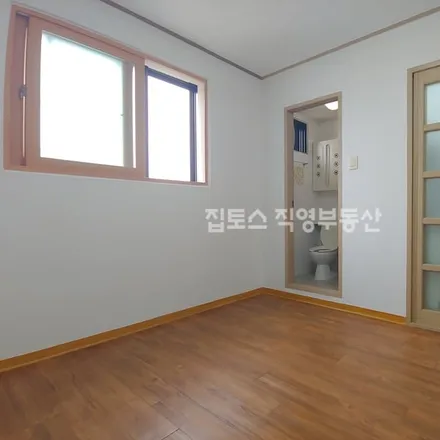 Rent this studio apartment on 서울특별시 관악구 신림동 1462-21