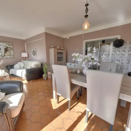 Rent this 6 bed apartment on Pont-Long in 64320 Idron, France