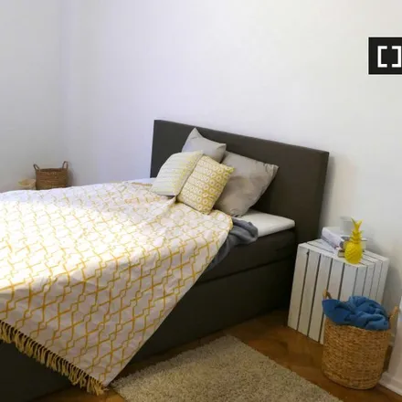 Rent this 3 bed room on Edelweißstraße 7 in 81541 Munich, Germany