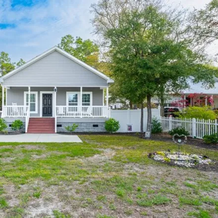 Buy this 2 bed house on 614 Fodale Avenue in Southport, NC 28461