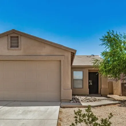 Buy this 2 bed house on 2572 E Knightsbridge Dr in Tucson, Arizona