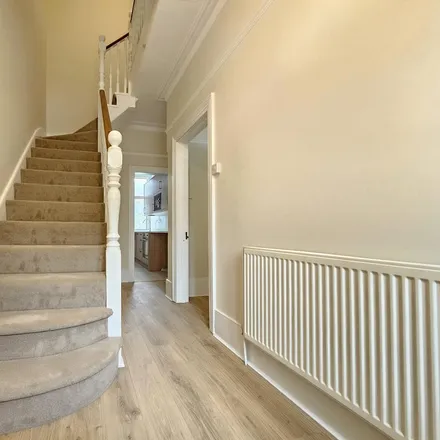 Image 7 - Lodge Road, London, NW4 4DG, United Kingdom - Townhouse for rent