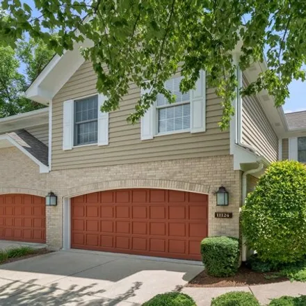 Buy this 2 bed townhouse on 11110 Indian Woods Drive in Lyons Township, IL 60525
