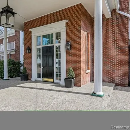 Image 3 - 17187 East Jefferson Avenue, Grosse Pointe, Wayne County, MI 48230, USA - Condo for sale