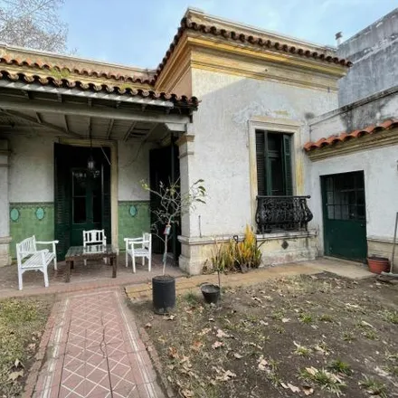 Buy this 4 bed house on Senador Manuel Castro 1282 in Partido de Lomas de Zamora, 1828 Banfield