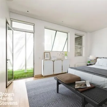 Image 9 - Chelsea Triplex Loft with Outdoor Space in Chelsea - Apartment for sale