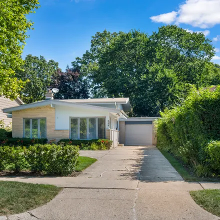 Buy this 3 bed house on 339 Green Bay Road in Ravinia, Highland Park