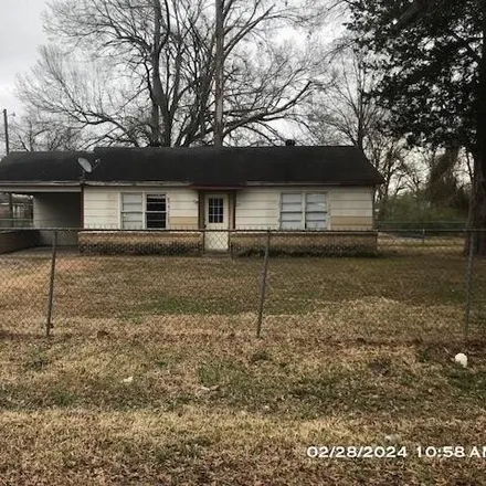 Buy this 2 bed house on 755 3rd Avenue North in Greenwood, MS 38930