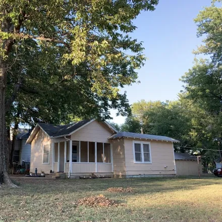 Buy this 2 bed house on 1222 South C Street in Arkansas City, KS 67005