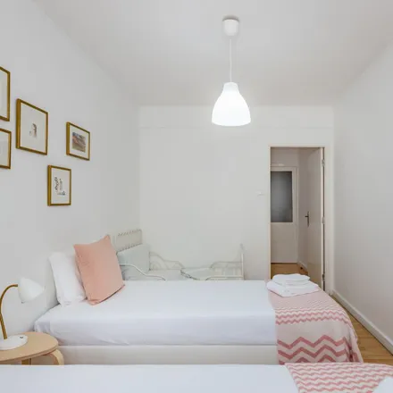 Image 1 - Tentacoes no Prato, Rua da Senhora da Luz 97, 4150-202 Porto, Portugal - Apartment for rent
