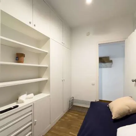 Rent this 4 bed apartment on Meridiana - Navas de Tolosa in Avinguda Meridiana, 08001 Barcelona