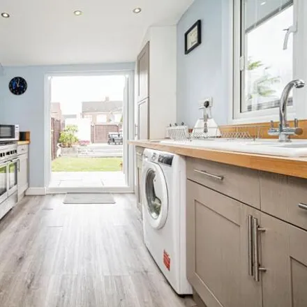 Buy this 3 bed townhouse on Southcoates Lane in Hull, HU9 3AU